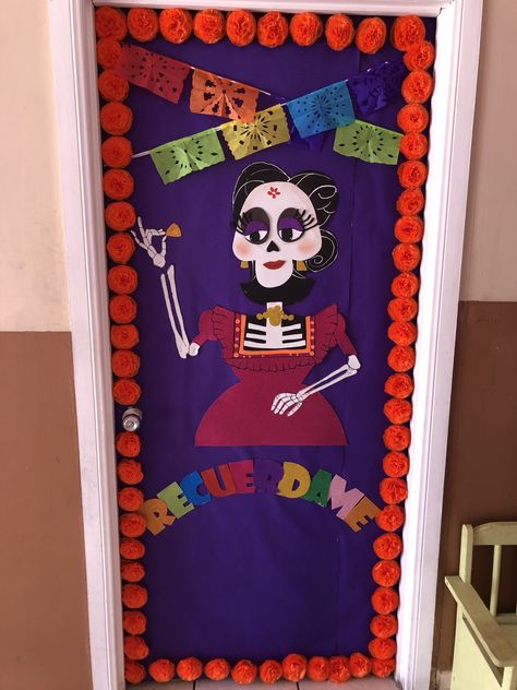 Día De Muertos, Ideas Halloween, Dia De Muertos, Ladder Decor, Coco, Angeles, Halloween, Home Decor, Art