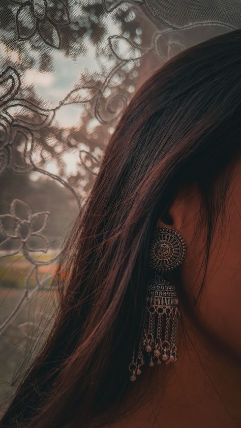 Jhumkas , photography ideas Jhumka Asthetic Picture, Jumka Aesthetic Pic, Jhumka Photography, Writing Profile, Jhumkas Aesthetic, Aesthetic Jhumka, Bengali Aesthetic, Desi Jewellery, Iron Man Photos