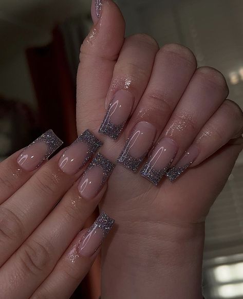 Glitter Frenchies, Glitter French Tips, Nail Goals, Glitter Nails Acrylic, Acrylic Nail Set, Glamour Nails, Gel Nails Diy, Basic Nails, Glow Nails