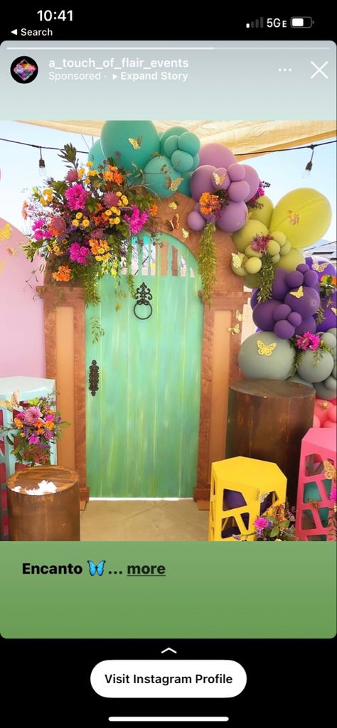 Encanto Cardboard House, Encanto Theme Party Decorations, Encanto Theme Party Ideas, Encanto Diy Party Decorations, Encanto Casita Diy, Encanto Door Diy, Trunk Or Treat Encanto, Encanto Trunk Or Treat Ideas, Encanto Door Decoration