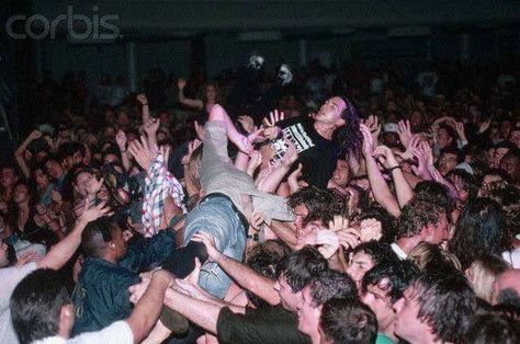 Eddie Vedder Stage Dive Aesthetic, Stage Dive, Velvet Goldmine, Wolf Star, 90s Alternative, Pearl Jam Eddie Vedder, 90s Rock, Nostalgia Core, Anthony Kiedis