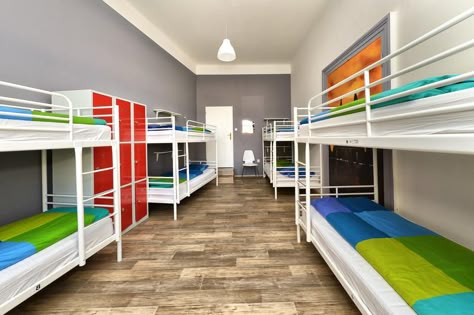 Bunk Beds For Boys Room, Student Hostel, Dormitory Room, Hostels Design, Hostel Room, Dorm Design, Student Room, City Layout, Diy House Plans