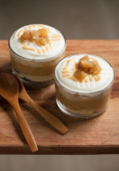 Dessert de Noël en verrine : 6 recettes pour conclure le menu festif sur une note sucrée et raffinée Dessert Original, Mini Desserts, Easy Desserts, Dessert, Fruit, The Originals, Thermomix