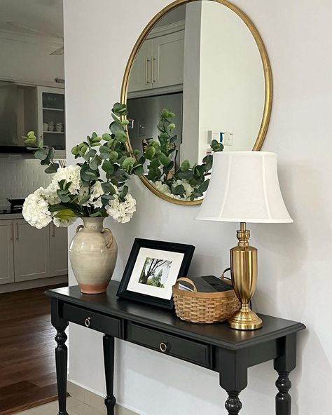 💎💎💎Hi again❤️ What do you use a console table for? Console tables provide a space for table lamps and displays of decorative pieces and… | Instagram Entry Table Decor Small Space, Hallway Table Decorating Ideas, Hall Table Lamp Ideas, Console Table With 2 Lamps, Traditional Console Table Decor, Entrance Table Styling, Narrow Table For Hallway, Slim Console Table Entryway, Hall Table Decor Ideas