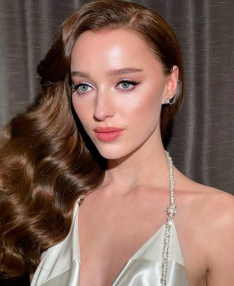 Best Waterproof Eyeliner, Wedding Hairstyles And Makeup, Phoebe Dynevor, Barbara Palvin, Makati, Wedding Hair And Makeup, Glam Makeup, Girls Makeup, Party Makeup