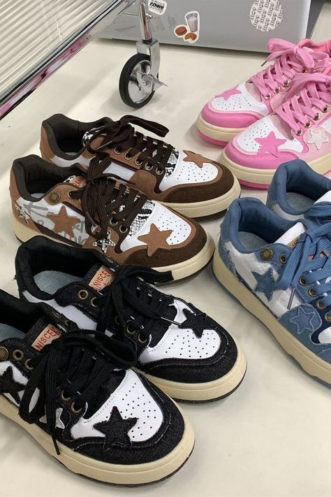 star aesthetic sneakers, aesthetic sneakers inspiration, aesthetic shoes Sneakers Inspiration, Sneakers Aesthetic, Aesthetic Sneakers, Star Aesthetic, Inspiration Aesthetic, Aesthetic Shoes, Star Sneakers, Shooting Stars, Cute Shoes