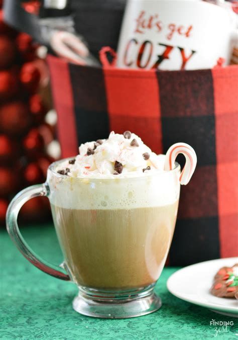 Caribou Coffee Drinks, Caribou Drinks, Ninja Coffee Bar Recipes, Homemade Peppermint Mocha, Peppermint Mocha Recipe, White Chocolate Syrup, Mint Mocha, Mocha Recipe, Caribou Coffee