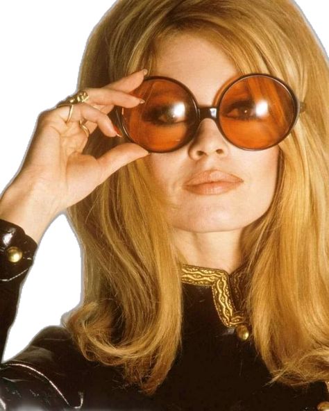 1960s&1970s🦋 on Instagram: “Brigitte Bardot✨🌼 #brigittebardot#70s” 60s Iconic Fashion, 70s Model Aesthetic, Vintage Fashion Editorial Photography, 1960s Photoshoot, 1960s Beauty, Remy Bond, 60s Photoshoot, 60s Glasses, 60s Hollywood