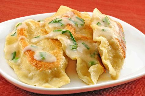 Cheese Pierogi Recipe, Polish Pierogi, Pierogi Recipe, Salad Pasta, Low Fodmap Recipes, Fodmap Recipes, Kielbasa, Ravioli, Finger Food