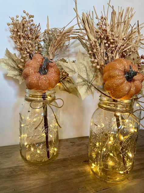 Fall In Love Centerpieces, Last Minute Thanksgiving Table Decor, Thanksgiving Party Table Decorations, November Table Centerpieces, Thanksgiving Fall Decor, Fall Wedding Centerpieces Diy, Simple Fall Centerpieces For Table, Thanksgiving Mason Jar, Fall Centerpieces For Table Diy