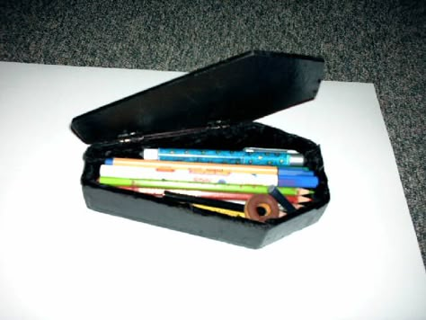 Even your pencil case can have a little Halloween fun!  Or is that coffin case?   #FLVS #organized #school #tools Punk School Supplies, Goth School Supplies, Grunge Pencil Case, Coffin Pencil Case, Goth Pencil Case, Coffin Backpack, Wooden Pencil Case, Black Portable Pencil-shaped Pencil Case, Organized School