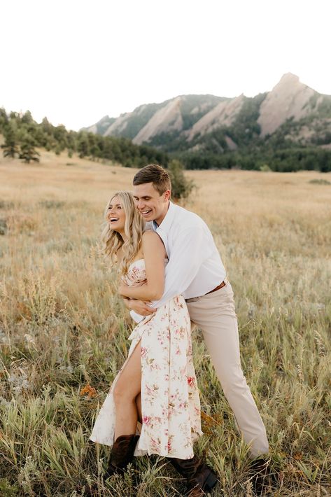 Boulder Colorado engagement session Colorado Photoshoot, Boulder Engagement Photos, Colorado Engagement Pictures, Colorado Engagement Photos, Mountain Engagement Session, Colorado Engagement, Winter Photoshoot, Mountain Engagement, Wedding Pic