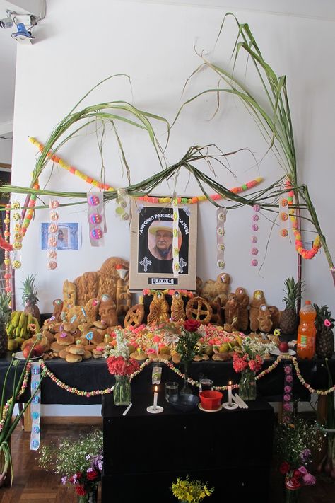 Todos Santos Mesa Difuntos, El Alto Museun of Culture Dia De Los Muertos Decorations Ideas, Bolivia, Bread Recipe, Dia De Muertos, Non Profit, Travel Journal, Mood Board, Angel, Table Decorations