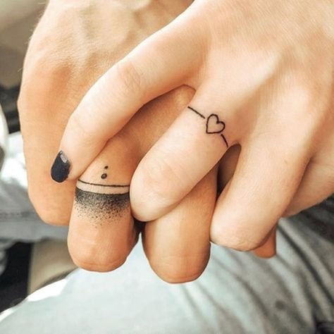 Eheringe Tattoo Ideen und Anregungen Simple Couples Tattoos, Ring Tattoo Designs, Wedding Band Tattoo, Tattoo Samples, Ring Tattoo, Wedding Ring Tattoo, Tattoo Wedding Rings, Finger Band, Ring Finger Tattoos