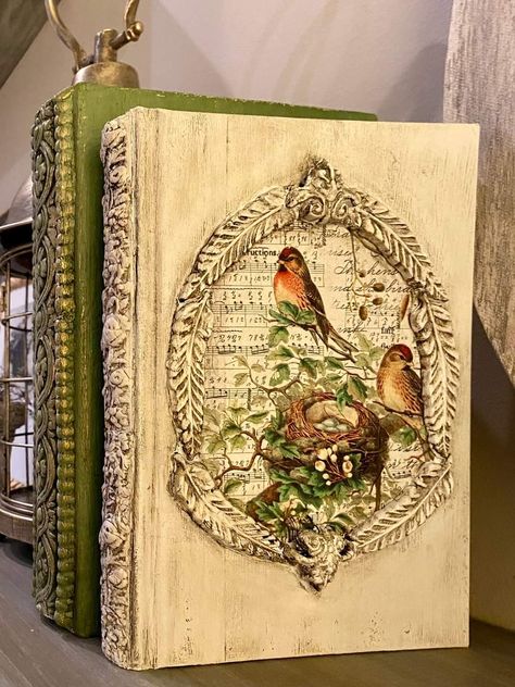 Decoupage Book Box Ideas, Iod Christmas Stamps Ideas, Iod Molds Projects, Book Project Ideas, Decoupage Books, Diy Vintage Books, Iod Molds, Iod Stamps, Wings Feathers