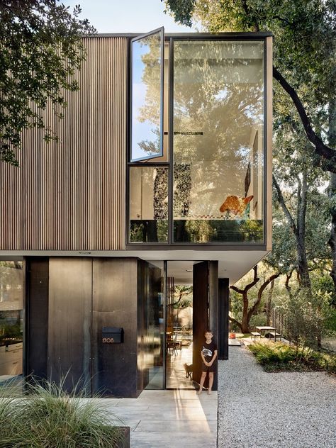 Alterstudio Architecture, Residential Architecture Facades, Inspiring Architecture, Modern Residential Architecture, Houses Architecture, Garage Addition, Affordable House Plans, Compact House, Cheap Houses