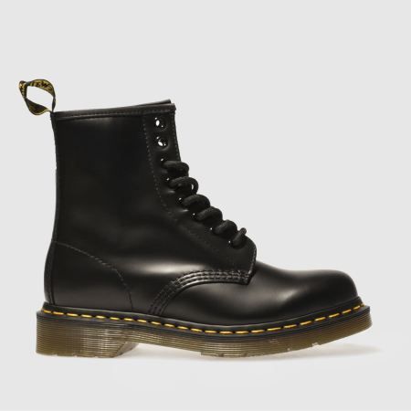 Doc Marten Chelsea Boot, Chelsea Boots Outfits, Doc Martins Boots, Doc Martens Women, Black Dr Martens, 23rd Birthday, Vegan Boots, Dr Martens Black, Shoes Teen