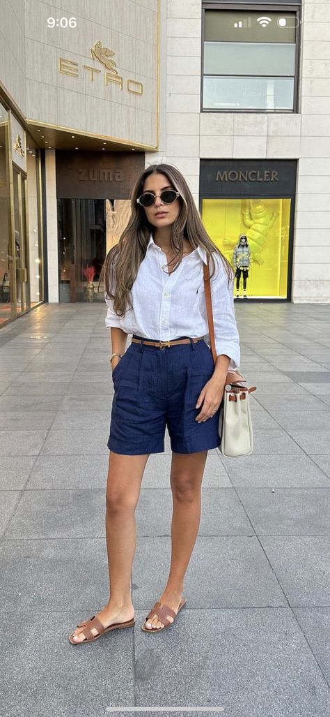 Daily Wear Accessories, Beige Shorts Outfits Women, Minimalist Casual Outfit, Linen Shorts Outfit, Looks Com Short, Holiday Outfits Summer, Casual Chic Outfits, Casual Chic Summer, Elegant Outfit Classy