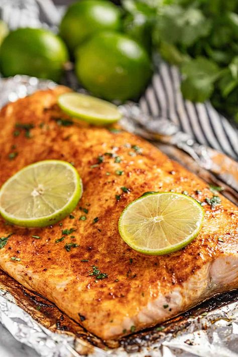 Lime Recipes Baking, Salmon Marinade Recipes, Lime Salmon Recipes, Chili Lime Salmon, Baked Chili, Cilantro Lime Salmon, Oven Salmon, Salmon Marinade, Sauce For Salmon