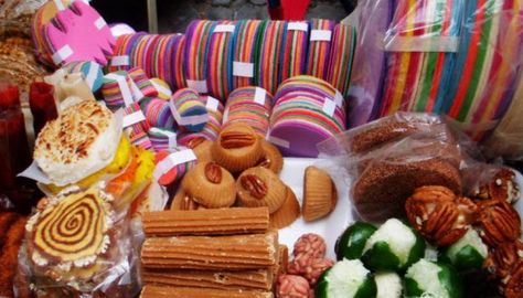 ¿Te consideras un experto de los sabores nacionales? Entonces este quiz con los mejores dulces mexicanos deleitará todos tus sentidos. Mexican Sweets, Mexican Market, Mexican Birthday Parties, Mexican Birthday, Mexican Candy, Mexican Party Theme, Mexican Dessert, Healthy Cat Treats, Healthy Snacks For Diabetics