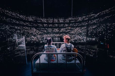 FINNEAS (@finneas) • Instagram photos and videos Give And Take, Six Feet Under, Bad Guy, Motherboard, Favorite Person, Billie Eilish, Pretty People, Iphone Wallpaper, The Story