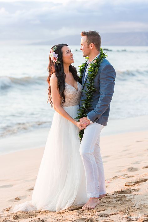 Thinking of a vow renewal? Why not make it a vow renewal in Maui?! We can not get enough of this gorgeous day and gorgeous couple (not to mention their adorable kids!) Follow the link for more! #simplemauiwedding #vowrenewalinmaui #mauivowrenewal #maui #wedding #microwedding #beachwedding #beach #hawaii #justmauid #covidwed #covidwedding #loveisnotcancelled #eloped Simple Wedding Photoshoot, Small Beach Wedding, Kona Wedding, Vow Renewal Dress, Wedding Vow Renewal Ceremony, Small Beach Weddings, Hawaii Wedding Photography, Vow Renewal Ceremony, Hawaii Elopement