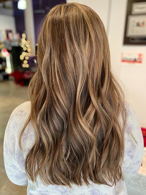 Straight Hair Lowlights, Dimensional Lowlights, Light Brown Hair With Lowlights, Mousy Brown Hair, Blended Highlights, Lowlights Highlights, Brown Hair With Lowlights, Brown Hair With Highlights And Lowlights, Balayage Straight