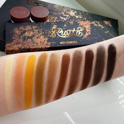 Melt Rust Palette Looks, Rust Eyeshadow, Rust Palette, Gryffindor Aesthetic, Melt Cosmetics, Makeup Palettes, Deep Autumn, Eyeshadow Pallets, Eyeshadow Palettes