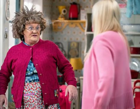 Mrs Brown's Boys Comedy Mrs Browns Boys, Sandra Smith, Crying Tears, Christmas Episodes, Great Comedies, Out Of The Dark, Christmas Shows, Laughing And Crying, Comedy Show