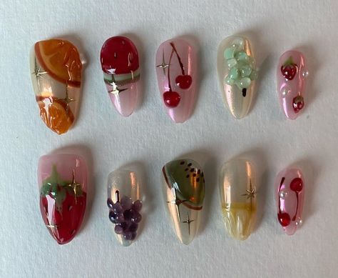 Fruit Short Nails, Y2k Nails Chrome, Cutesy Nails, Nails Airbrush, Fruit Nail Designs, Fruit Nails, Nails Y2k, Nails Chrome, Airbrush Nails