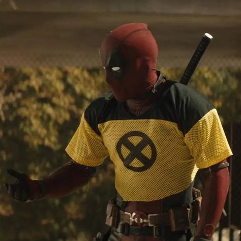 wade wilson / deadpool <3 Deadpool Wade Wilson, Deadpool Maximum Effort, Deadpool Aesthetic, Wade Wilson Deadpool, Deadpool Icon, Deadpool Pictures, Deadpool X Spiderman, Danny Ocean, Deadpool Movie