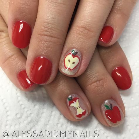 Nails With Apples, Apple Nail Art Fall, Alt Gel Nails, Fiona Apple Nails, Fall Apple Nails, Apple Nail Design, Cool Fall Nails, Apple Nails Design, Gel Nail Designs Fall