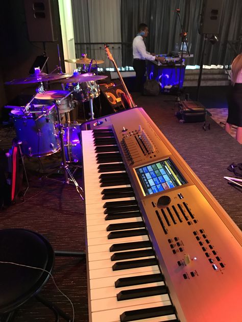 Keyboard Band Aesthetic, Keyboardist Aesthetic, Synthesizer Aesthetic, Urban Photography Portrait, Home Studio Ideas, Scooby Doo Mystery Incorporated, Music Camp, Recording Studio Design, Home Studio Setup