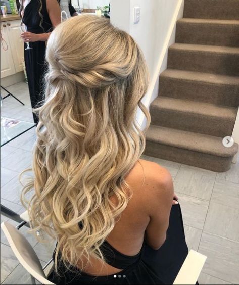 2022 Bridesmaid Hair, Half Up Half Down Ideas, Half Pony Hairstyles, Pony Hairstyle, Half Pony, Bridal Hair Half Up, Bridemaids Hairstyles, Bridal Hair Down, Half Up Wedding Hair