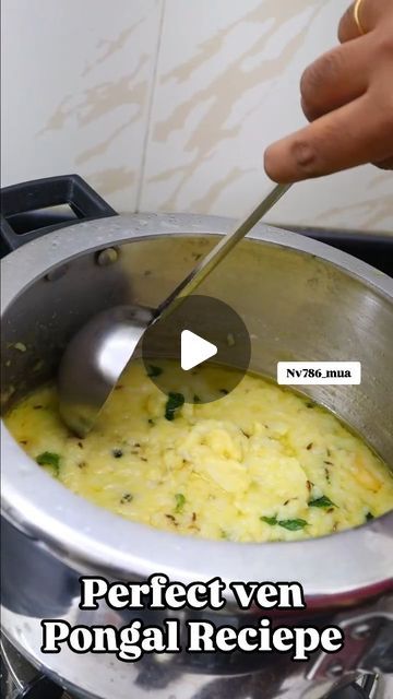 Viral Breakfast, Indian Fruit Salad Recipe, Ven Pongal, Breakfast Homemade, Cooking Breakfast, Veg Dishes, Videos Cooking, Fruit Salad Recipes, Foodie Food