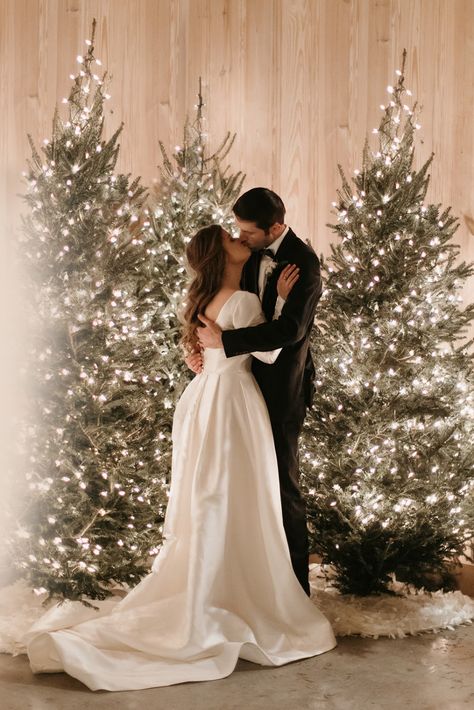 ​EMMA + JONATHAN | A Classic Winter Wedding - Revelry Christmas Wedding Inspiration, Elegant Winter Wedding, Rustic Winter Wedding, January Wedding, Wedding Themes Winter, Winter Wedding Decorations, December Wedding, Winter Wedding Inspiration, Winter Wonderland Wedding