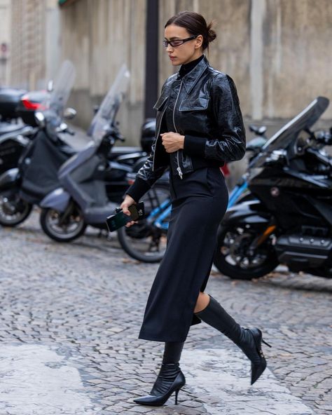 @irinashayk in Paris #irinashayk #streetstyle | Instagram Model Off Duty Fashion, Irina Shayk Street Style, Hm Fashion, Irina Shayk Style, Corporate Baddie, H&m Fashion, Models Off Duty Style, Model Off Duty, Nyc Model