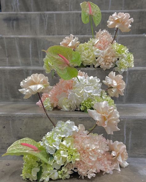 Green Hydrangea Wedding, Pink Flower Arrangements, Fresh Wedding Flowers, Anthurium Flower, Green Wedding Flowers, Orange Wedding Flowers, Hydrangea Arrangements, Hydrangeas Wedding, Green Hydrangea