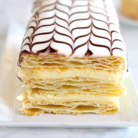 Napoleon Recipe, Napoleon Pastry, Napoleon Dessert, Napoleons Recipe, Puff Pastry Recipes Dessert, French Pastries Recipes, Mini Pie Recipes, Napoleon Cake, Pastries Recipes Dessert