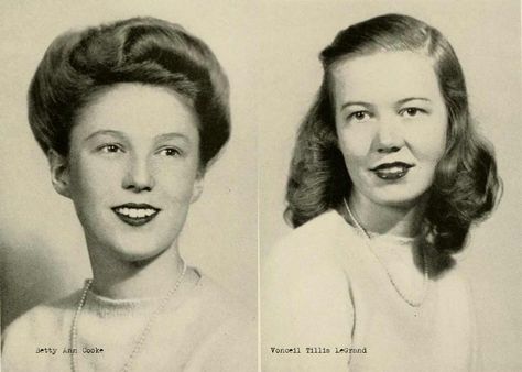 1940s-college-girl-hairstyles-1944 College Girl Hairstyles, 1940 Hairstyles, 1940s Hairstyles Short, Hairstyle 1940, 1940s Hair, Blonde Wedding Hair, 1940s Women, Side Bun Hairstyles, Chignon Wedding