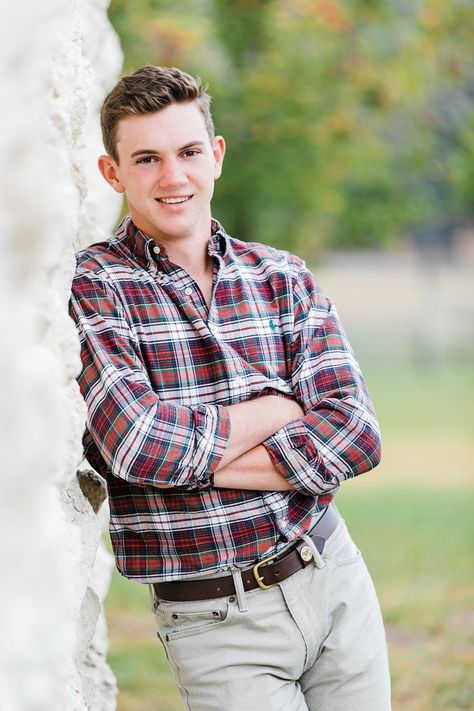 Senior boy portrait photography Senior Male Photography, Male Senior Portrait Ideas, Teen Boy Photoshoots, Senior Boy Downtown Pictures, Senior Male Poses Photo Ideas, Boy Senior Photo Poses, Senior Boy Photography Poses, Senior Guys Photography, Boy Poses Photography