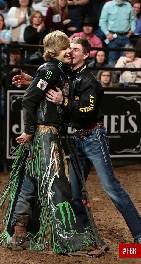 Jess Lockwood, Pbr Bull Riders, Pbr Bull Riding, Professional Bull Riders, Rodeo Cowboys, Rodeo Life, Farm Boys, Cowboy Up