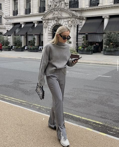 Grey Outfit Fall, Grey Trousers Outfit, Grey Pants Outfit, Slacks Outfit, Grey Sweater Outfit, Gray Outfits, Fall Trend, Monochromatic Outfit, Look Plus Size