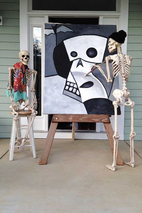 19 funny skeleton poses for Halloween | Better Homes and Gardens Skeleton Poses For Halloween, How To Pose Skeletons For Halloween, Funny Halloween Skeleton Poses, Posable Skeleton Ideas, Funny Skeleton Poses, Outdoor Skeleton, Dog Skeleton Halloween, Posable Skeleton, Halloween Skeleton Decorations