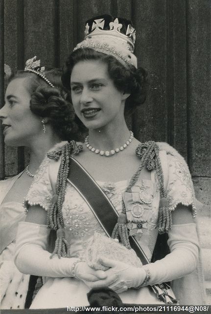 princess margaret | Princess Margaret in coronation robes | Flickr - Photo Sharing! Prinses Margaret, Princesa Margaret, Coronation Robes, Margaret Rose, Rainha Elizabeth Ii, Reine Elizabeth Ii, English Royalty, Royal Tiaras, Elisabeth Ii