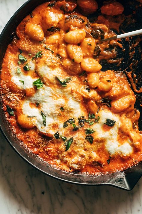 Gnocchi With Spinach, Sage Butter Sauce, Gnocchi Pasta, Italian Chicken Sausage, Baked Gnocchi, Pinch Of Yum, Easy Tomato Sauce, Sweet Potato Gnocchi, Cheese Baked