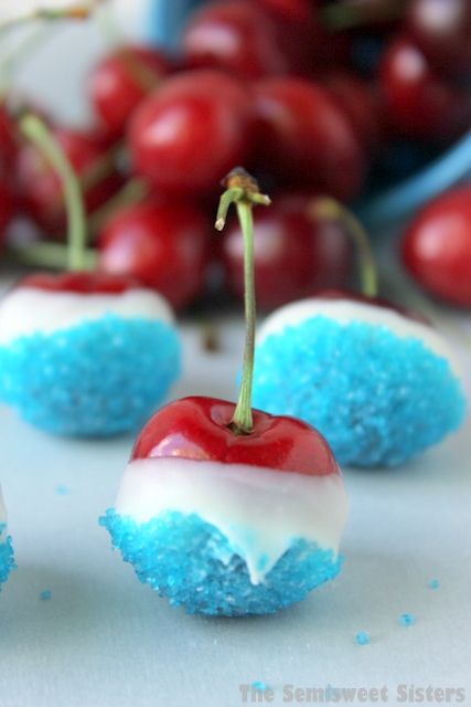 Dipped Cherries, Boozy Food, Vodka Infused, Easy Treats To Make, White Almond Bark, Patriotic Food, 4th Of July Desserts, Chocolate Chip Cookie Bars, Fourth Of July Food