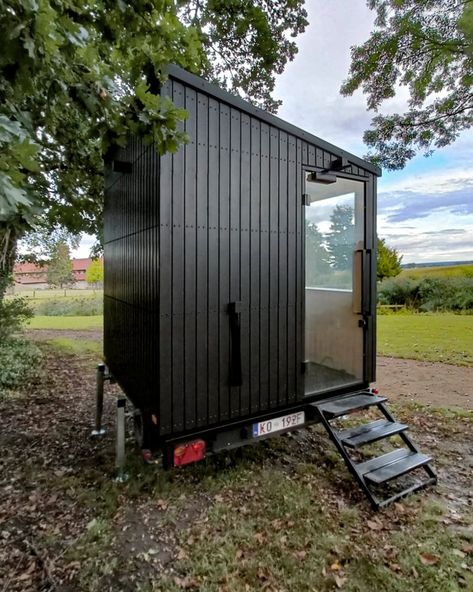 Scandinavian Sauna, Sauna Wood Stove, Scandinavian Saunas, Mobile Sauna, Portable Sauna, Traditional Saunas, Minimal Furniture, Sauna Design, Timber Walls