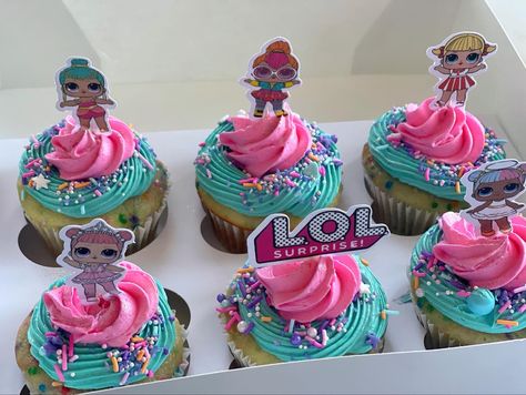 Lol Doll Cupcake Cake, Lol Surprise Cupcakes Ideas, Lol Doll Party Food, Lol Surprise Dolls Cupcakes, Lol Cupcakes Birthday Cake, Lol Birthday Cupcakes, Lol Doll Cupcakes, Lol Doll Party Ideas, Lol Doll Cupcake Ideas