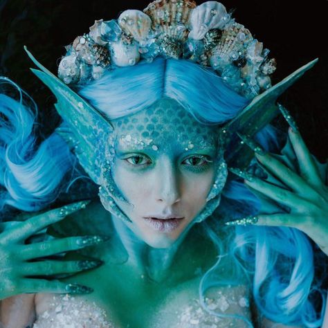 Sea Creature Costume, Ear Ideas, Fantasy Make-up, Mermaid Cosplay, Creature Marine, Dragon Warrior, Mermaid Makeup, Mermaid Costume, Sea Monsters